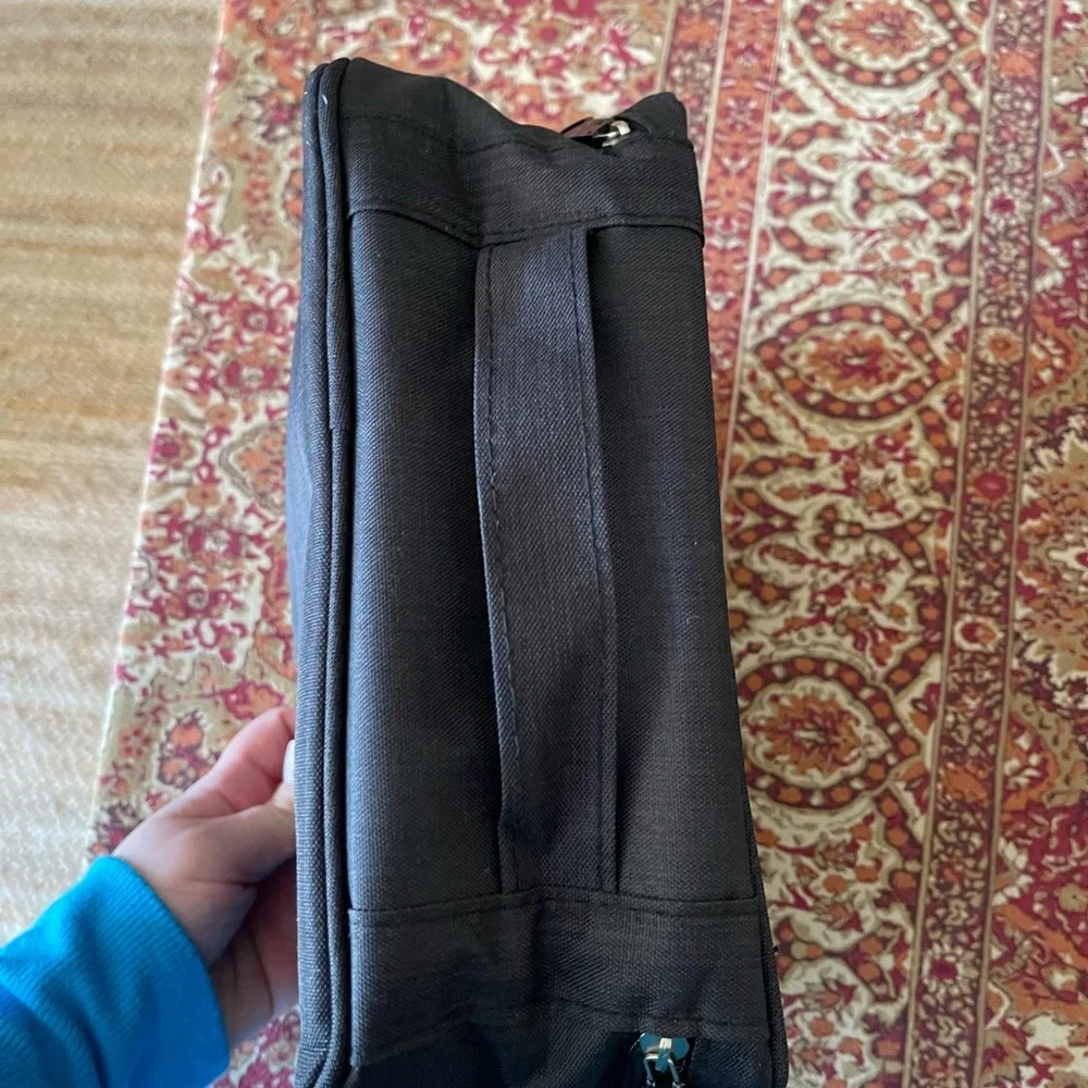 Great Condition Electronics Travel Case & Organizer